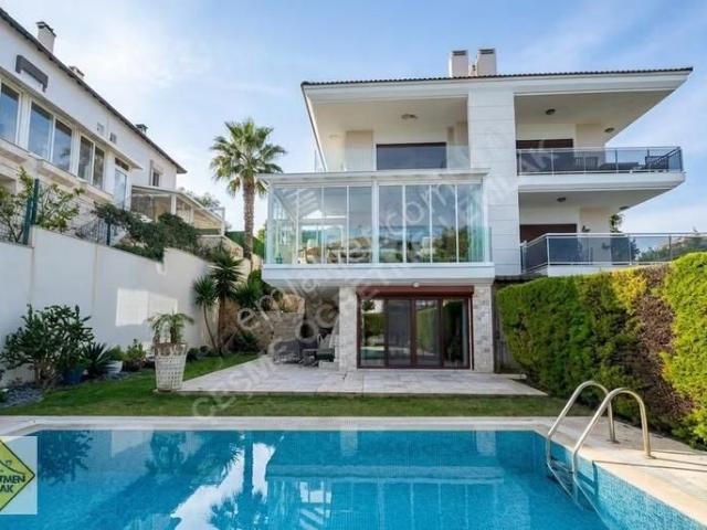 Çeşme, İzmir içerisinde satılık Villa