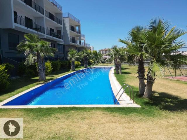 Çeşme, Cumhuriyet Mahallesi içerisinde satılık Residence