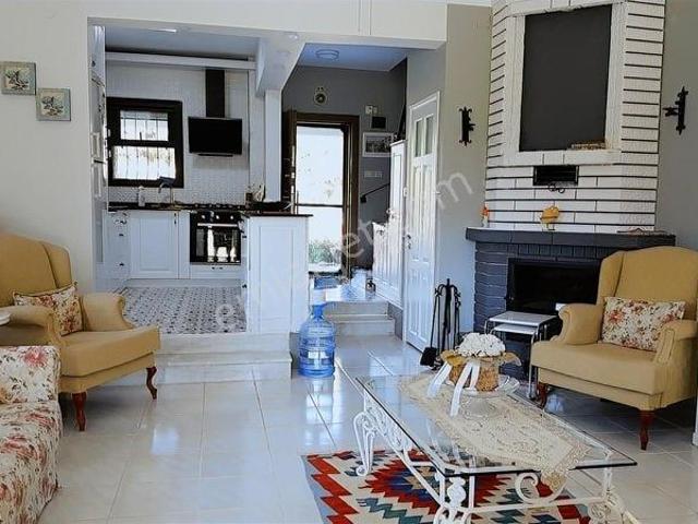 16 Eylül Mahallesi, Çeşme içerisinde kiralık Villa