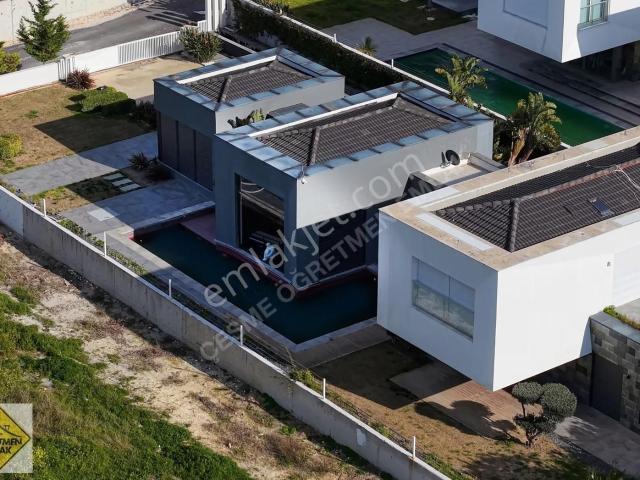 Çeşme, İzmir içerisinde satılık Villa