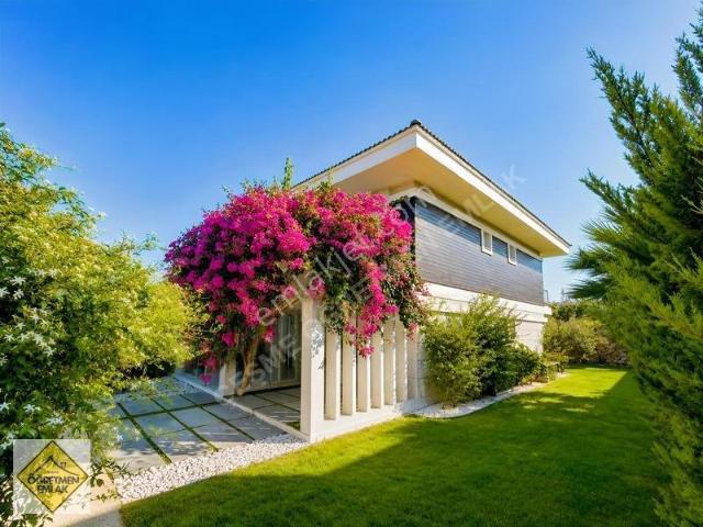 Çeşme, İzmir içerisinde satılık Villa
