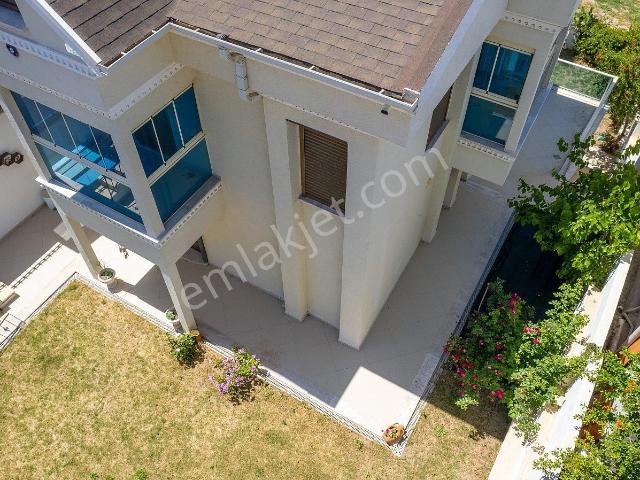 Çeşme, İzmir içerisinde satılık Villa