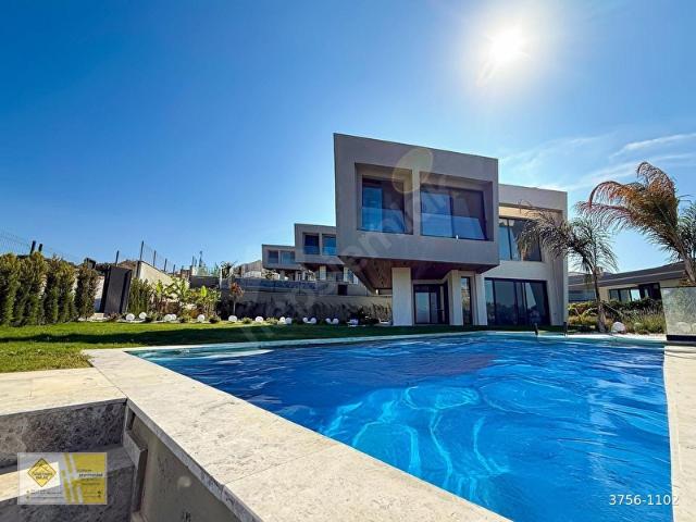 Çeşme, İzmir içerisinde satılık Villa