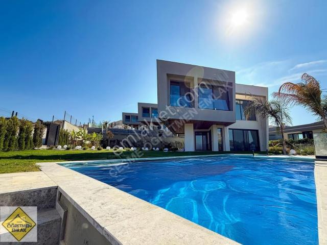 Çeşme, İzmir içerisinde satılık Villa