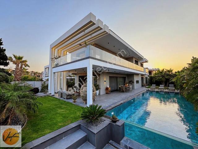 Çeşme, İzmir içerisinde satılık Villa
