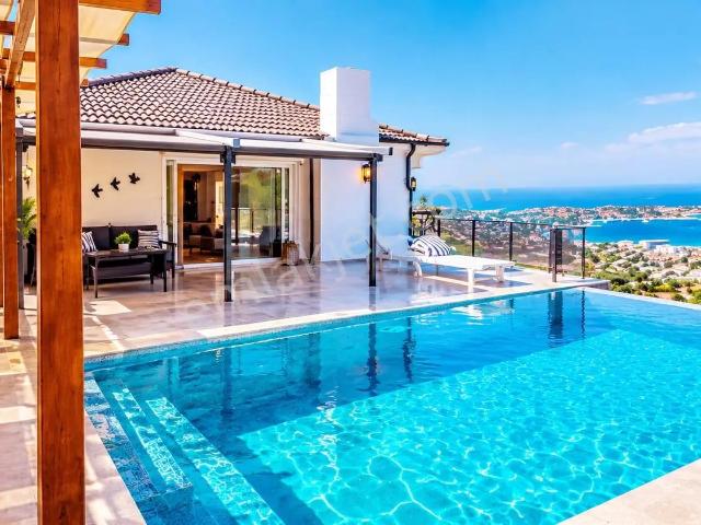 Fahrettinpaşa Mahallesi, Çeşme içerisinde satılık Villa