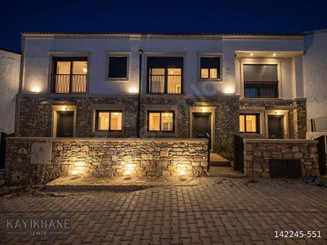 Çeşme, İzmir içerisinde satılık mülk