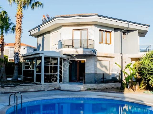 Çeşme, İzmir içerisinde satılık Villa