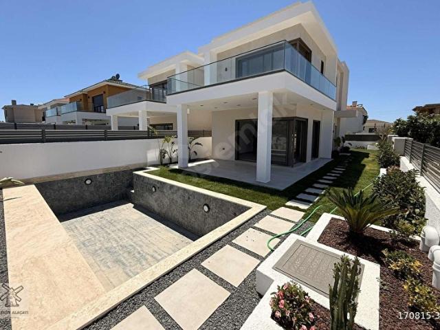 Çeşme, İzmir içerisinde satılık Villa