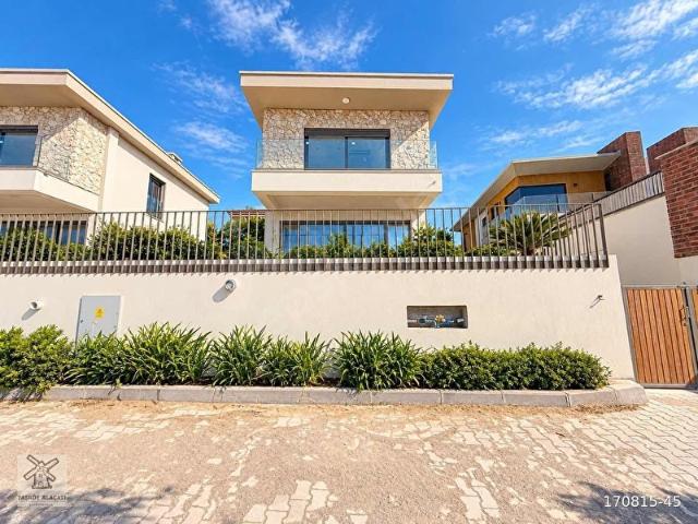 Çeşme, İzmir içerisinde satılık Villa
