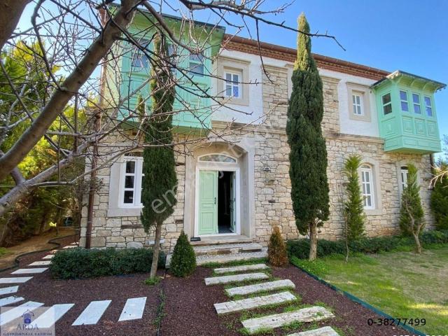 Çeşme, Musalla Mahallesi içerisinde satılık Villa