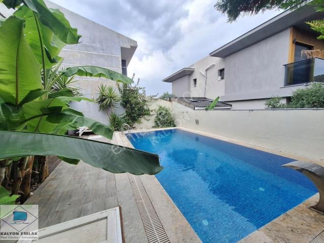 Çeşme, İzmir içerisinde kiralık Villa
