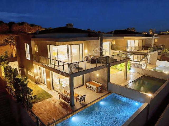 Çiftlik Mahallesi, Çeşme içerisinde satılık Villa