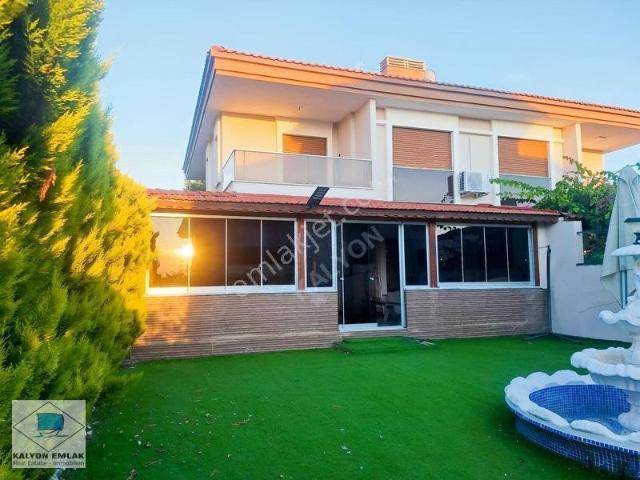 Çiftlik Mahallesi, Çeşme içerisinde satılık Villa