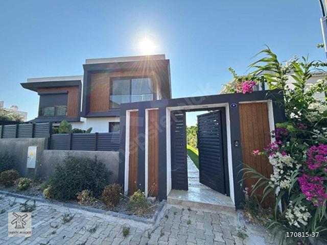 Çeşme, İzmir içerisinde satılık Villa