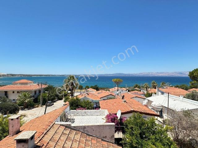 Çiftlik Mahallesi, Çeşme içerisinde satılık Villa