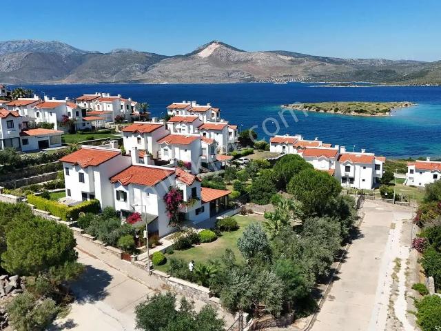 Çeşme, İzmir içerisinde satılık Villa