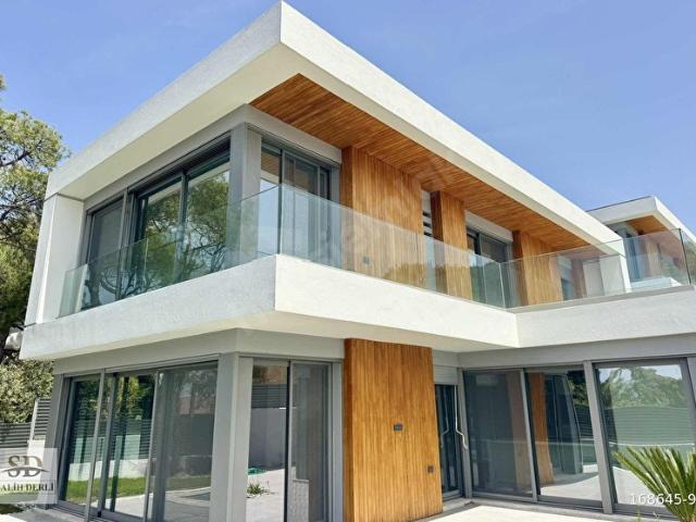 Çeşme, İzmir içerisinde satılık Villa