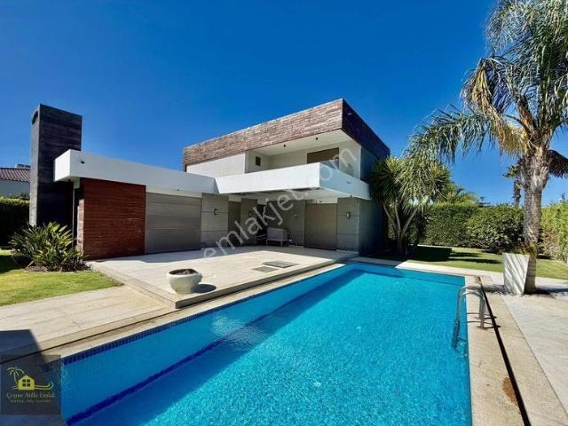 Çeşme, İzmir içerisinde satılık Villa