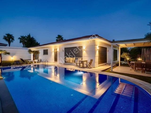 Ilıca Mahallesi, Çeşme içerisinde satılık Villa