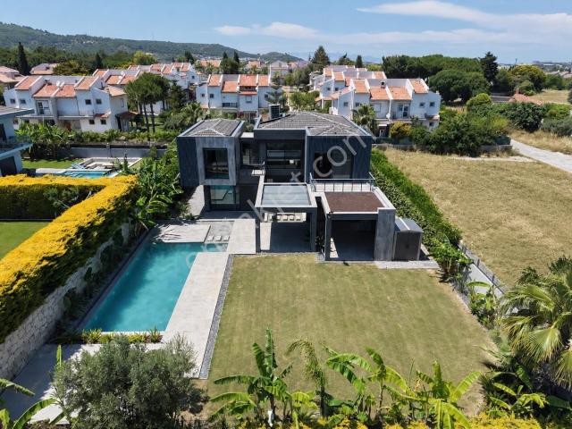 Çeşme, İzmir içerisinde satılık Villa