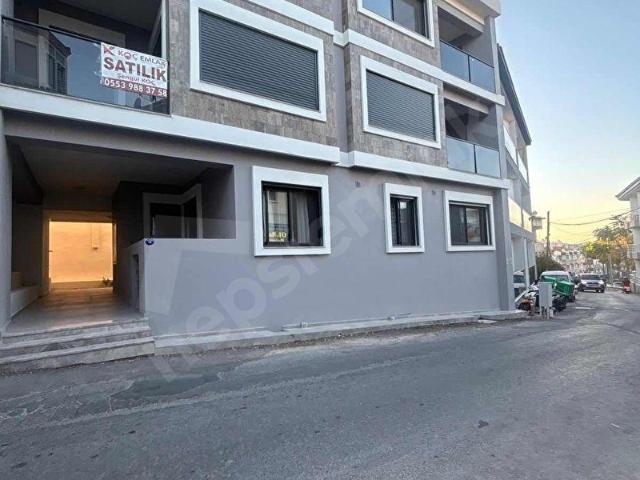 Çeşme, İzmir içerisinde satılık mülk