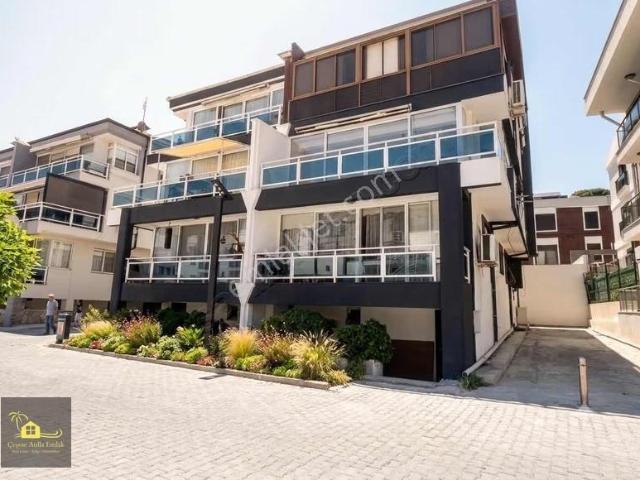 Çeşme, İzmir içerisinde kiralık mülk
