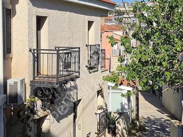 Çeşme, İzmir içerisinde satılık mülk