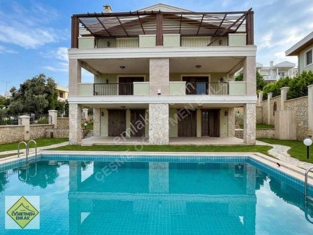 Çeşme, İzmir içerisinde satılık Villa