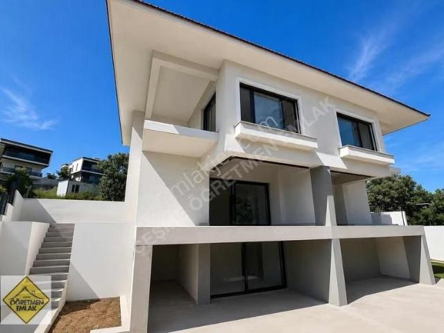 Çeşme, İzmir içerisinde satılık Villa