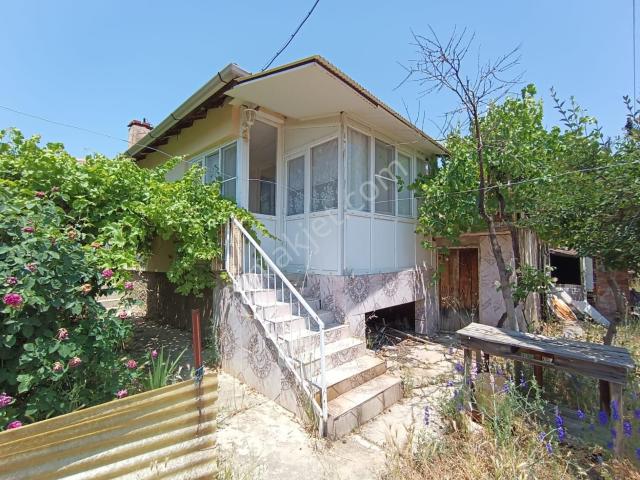 Eşme içerisinde satılık Villa