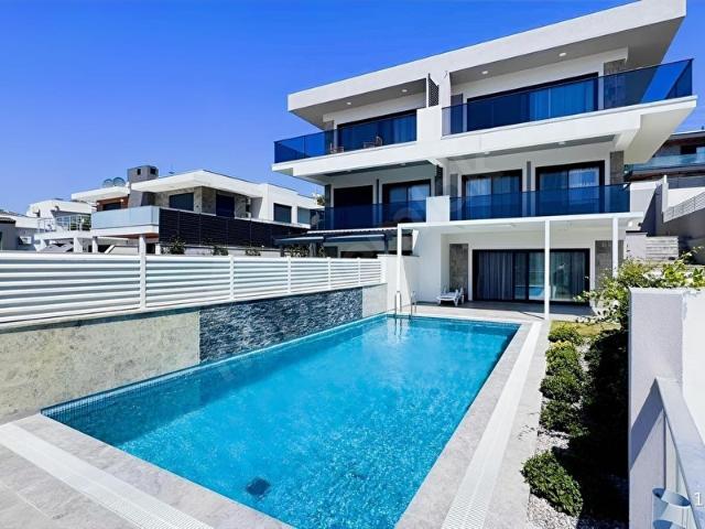 Çeşme, İzmir içerisinde satılık Villa