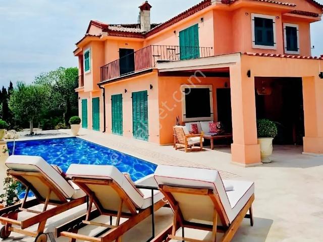 Çeşme, İzmir içerisinde satılık Villa