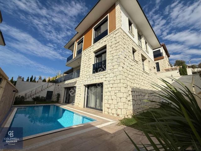 Çeşme, İzmir içerisinde satılık Villa