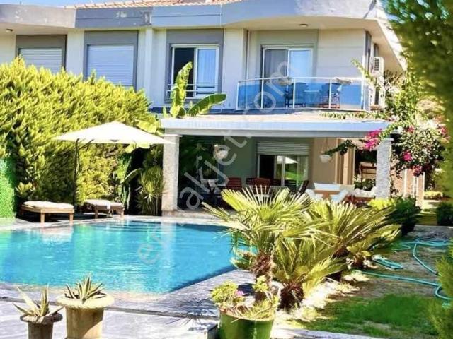 Çeşme, İzmir içerisinde kiralık Villa