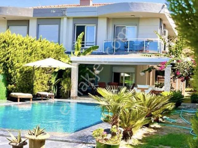 Çeşme, İzmir içerisinde kiralık Villa