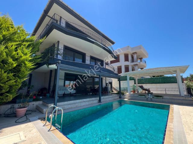 Çeşme, İzmir içerisinde satılık Villa