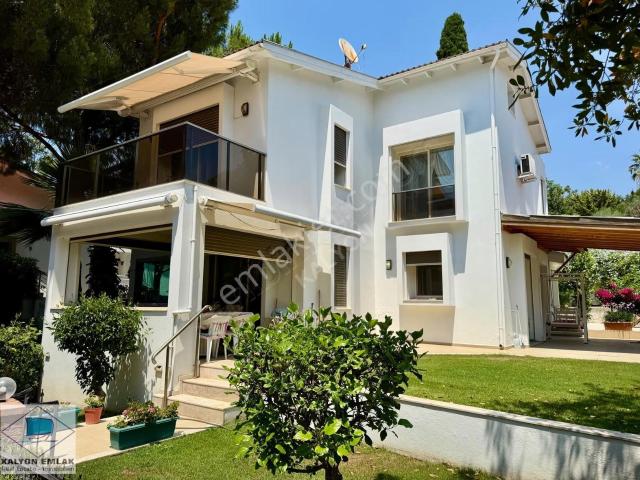 Çeşme, İzmir içerisinde satılık Villa