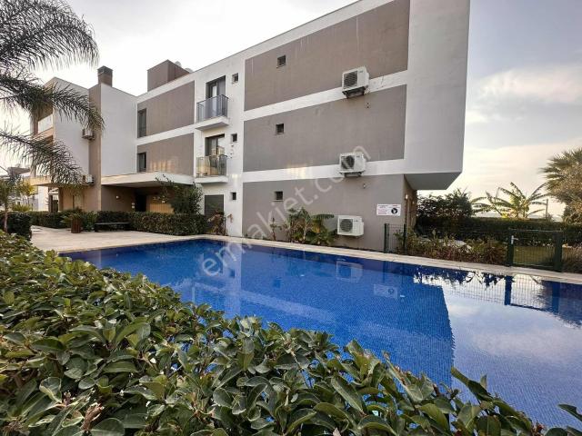 Reisdere Mahallesi, Çeşme içerisinde kiralık mülk