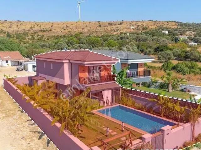 Reisdere Mahallesi, Çeşme içerisinde satılık Villa