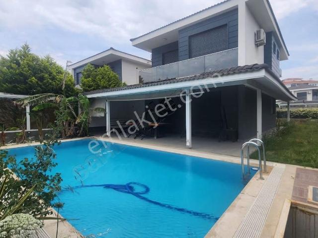 Çeşme, İzmir içerisinde kiralık Villa