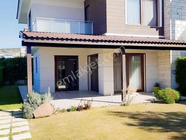 Çeşme, İzmir içerisinde kiralık Villa