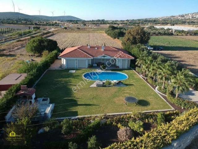 Çeşme, İzmir içerisinde kiralık Villa