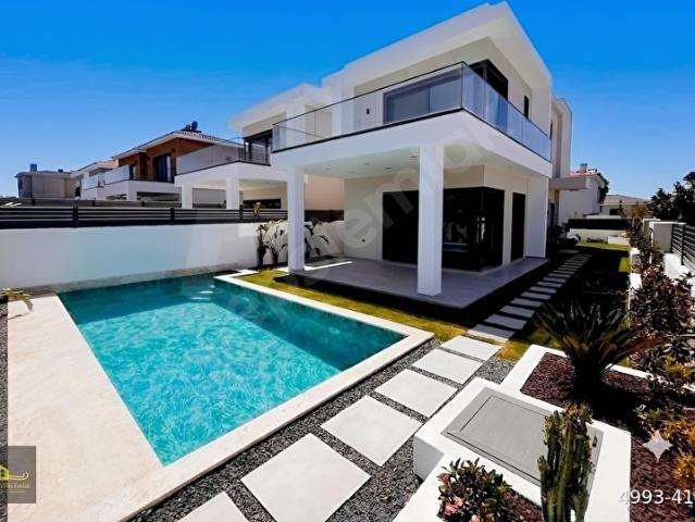 Çeşme, İzmir içerisinde satılık Villa