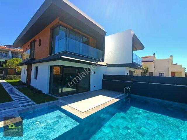 Çeşme, İzmir içerisinde satılık Villa