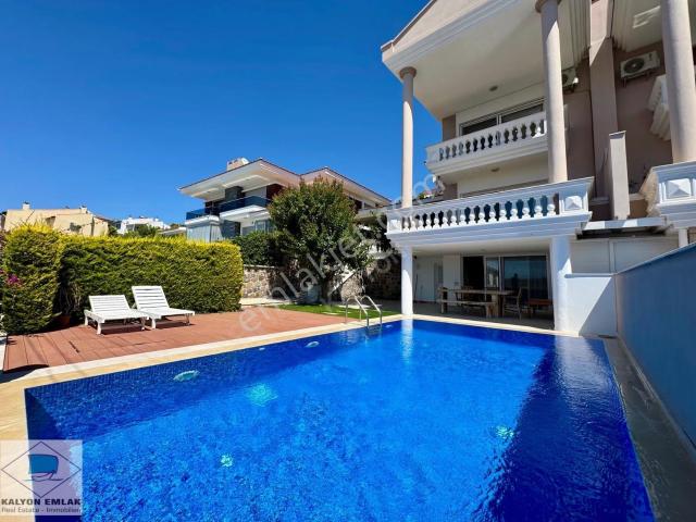 Çeşme, İzmir içerisinde kiralık Villa
