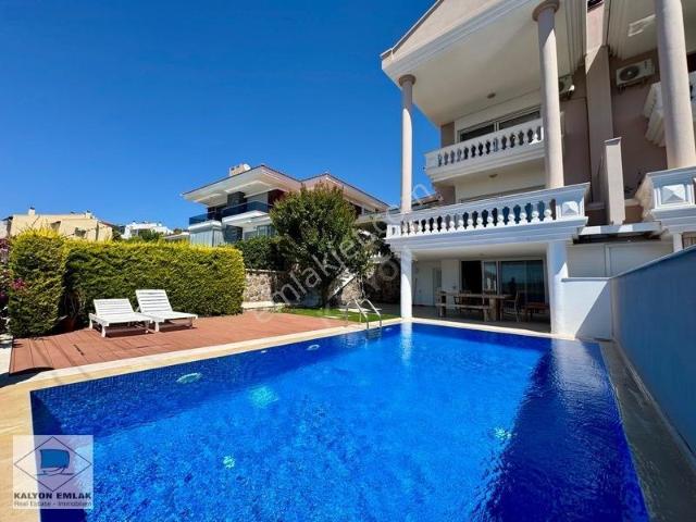 Çeşme, İzmir içerisinde kiralık Villa