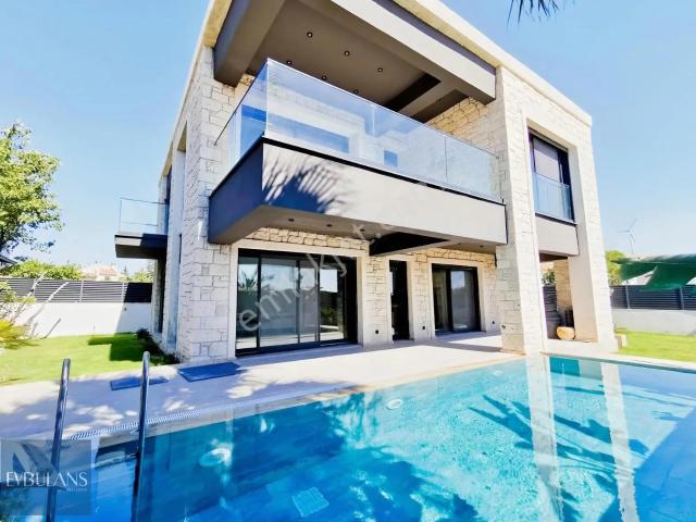 Çeşme, İzmir içerisinde satılık Villa