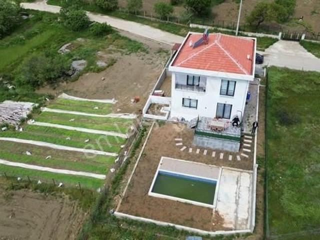 Eşme, Uşak içerisinde satılık Villa