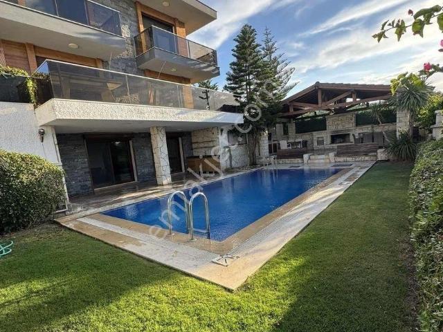 Çeşme, İzmir içerisinde kiralık Villa